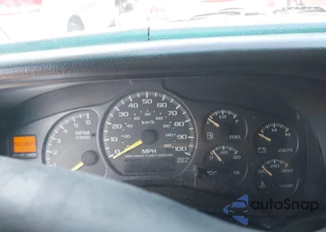 2000 Chevrolet Silverado 1500 Ls z USA, uszkodzony, nr VIN 1GCEC19T4YZ257539